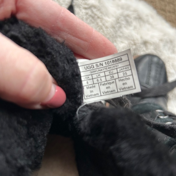 Ugg Winter Boots - Picture 12 of 14